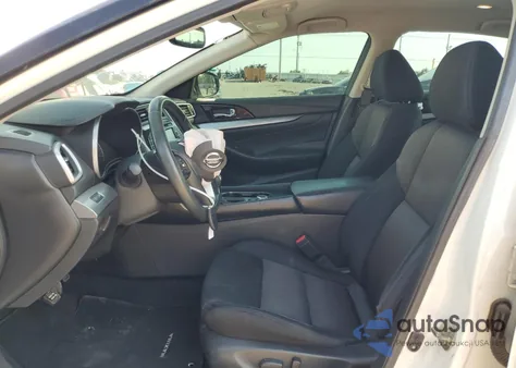 2017 Nissan Maxima 3.5S z USA, uszkodzony, nr VIN 1N4AA6AP3HC360766